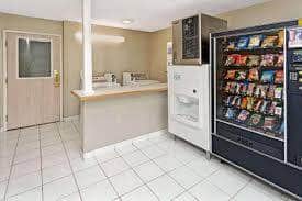 Microtel Inn & Suites by Wyndham Florence/Cincinnati Airport - Image 3 of 3