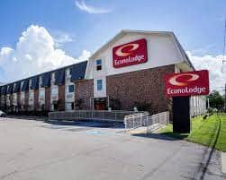 Parking atMSY Red Roof Inn Kenner near New Orleans Airport Parking (MSY)