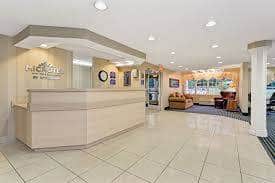 Microtel Inn & Suites by Wyndham Florence/Cincinnati Airport - Image 2 of 3