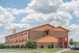 Parking atSuper 8 by Wyndham Park and Rideshare near